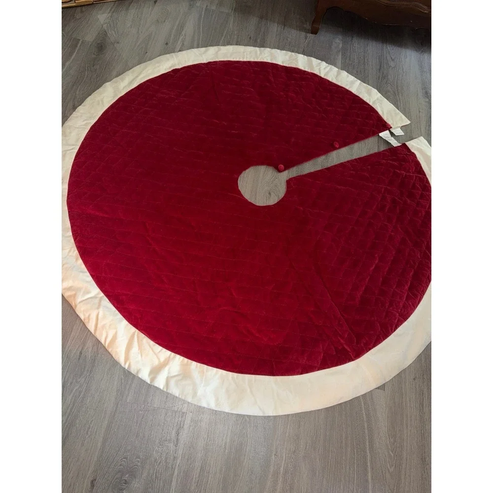 Pottery Barn Red White Quilted Christmas Tree Skirt